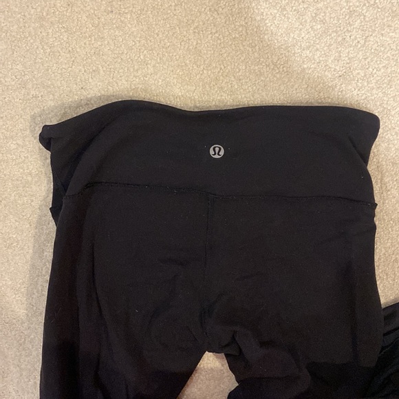 Lululemon Wunder Under Leggings - Picture 2 of 2